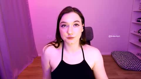 Snapshot of lindamlem chatting on December 2025 05:41:02 PM Call me Linda online show from December 2025 05:41:02 PM