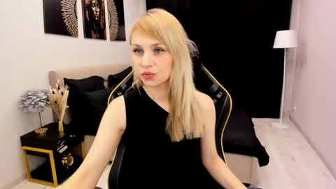 Snapshot of lindasandy chatting on November 2025 10:37:01 AM lindasandy online show from November 2025 10:37:01 AM