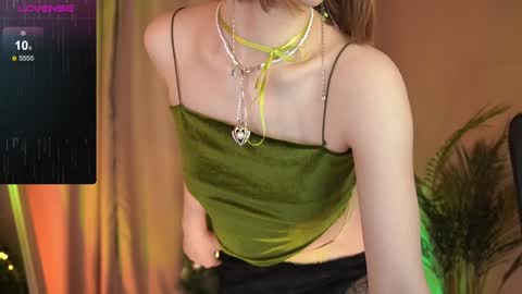 Snapshot of lindathacker chatting on December 2024 06:00:02 AM your Linda is back online show from December 2024 06:00:02 AM