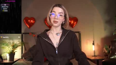 Snapshot of lindathacker chatting on February 2025 04:55:01 AM your Linda is back online show from February 2025 04:55:01 AM