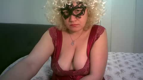 LindaXSmile online show from February 2025 08:24:01 PM