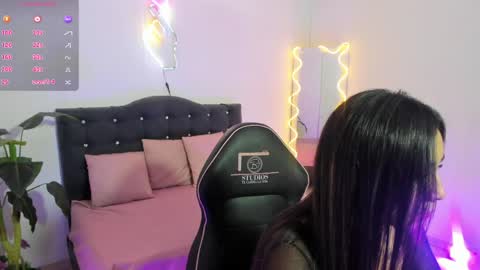 Linda  online show from April 2026 03:28:01 AM