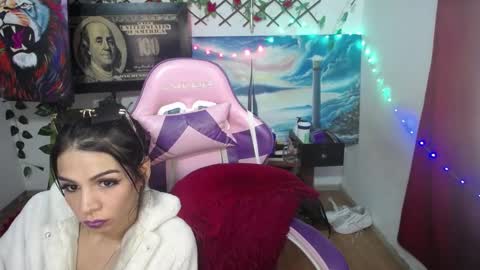 lindsey_2023 online show from December 2024 08:45:02 AM