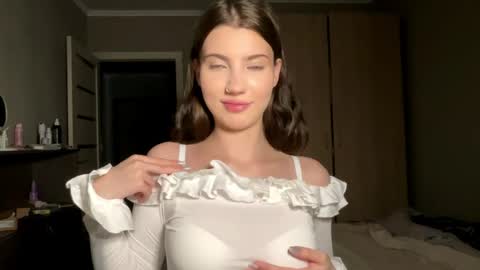 Linda online show from April 2026 06:32:02 PM