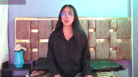 Snapshot of ling_ling24 chatting on January 2025 04:21:01 AM ling ling24 online show from January 2025 04:21:01 AM