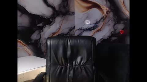 Snapshot of ling_ling24 chatting on February 2025 06:07:02 AM ling ling24 online show from February 2025 06:07:02 AM