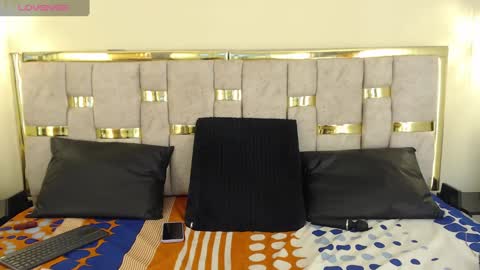 Snapshot of ling_ling24 chatting on February 2025 07:05:01 AM ling ling24 online show from February 2025 07:05:01 AM