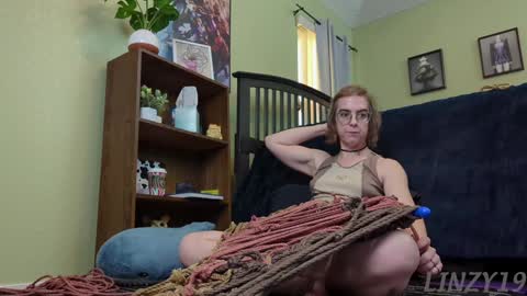 Snapshot of linzy19 chatting on December 2024 11:28:02 PM Linzy19 online show from December 2024 11:28:02 PM