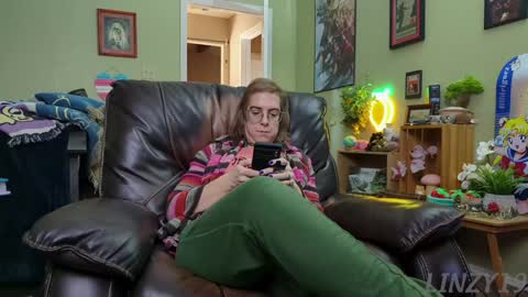 Snapshot of linzy19 chatting on January 2025 11:05:01 PM Linzy19 online show from January 2025 11:05:01 PM