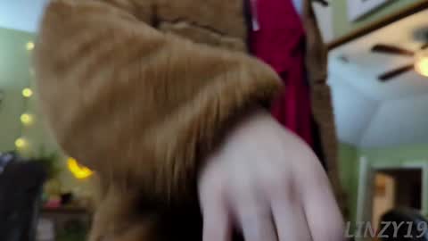 Snapshot of linzy19 chatting on February 2025 01:58:01 AM Linzy19 online show from February 2025 01:58:01 AM