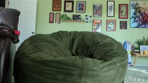 Linzy19 online show from November 2025 08:52:01 PM