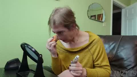 Linzy19 online show from December 2025 06:38:01 PM