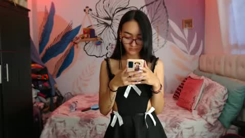 LinzyBaner online show from January 2025 10:46:02 PM