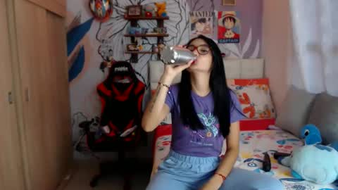 LinzyBaner online show from April 2026 10:20:01 PM