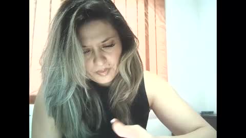 lionessmom online show from December 2025 11:52:02 AM