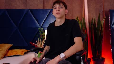 Snapshot of lionfoster chatting on December 2025 10:04:01 PM LION FOSTER online show from December 2025 10:04:01 PM