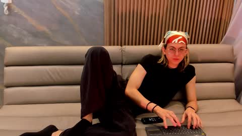 Lior evan online show from December 2025 11:30:02 AM