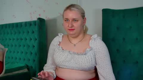 LioraArdyn online show from April 2026 06:08:01 AM