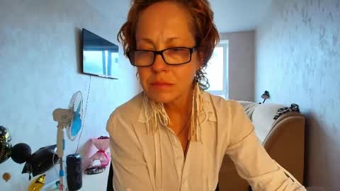 Liora Weiss online show from May 2026 09:17:02 AM