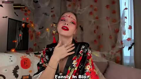 Lina online show from October 2025 02:37:02 AM