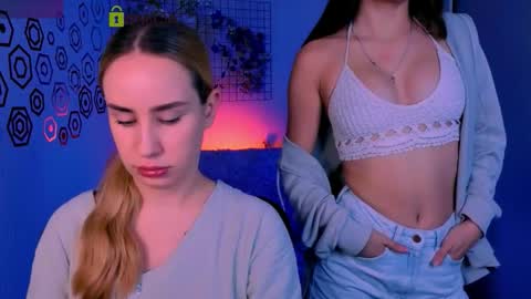 Lisa online show from November 2025 08:22:01 PM