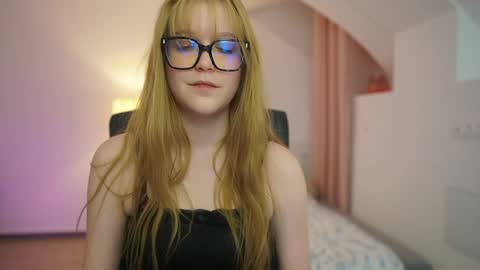 lisa mccoy  online show from March 2026 07:06:02 PM