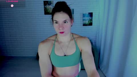 Snapshot of lisa_ree_ chatting on July 2026 04:09:01 AM lisa online show from July 2026 04:09:01 AM