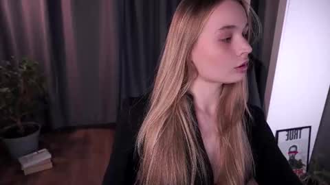 Elisabeth or Lisa online show from November 2025 08:44:01 PM