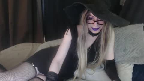 Snapshot of lisa_tyler chatting on January 2025 09:51:02 AM Lisa Tyler online show from January 2025 09:51:02 AM