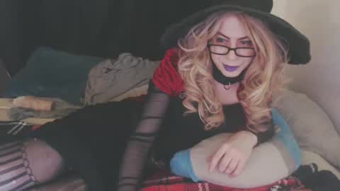 Snapshot of lisa_tyler chatting on October 2025 07:05:02 AM Lisa Tyler online show from October 2025 07:05:02 AM