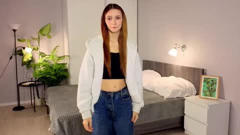 Anna  online show from December 2025 05:42:02 PM