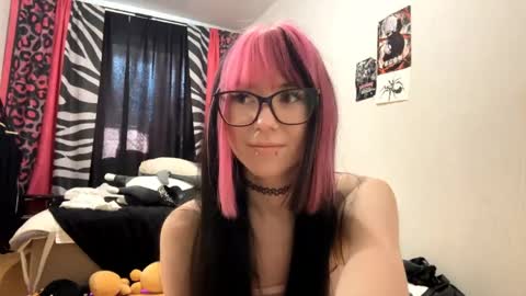 Snapshot of lisabethlaurence chatting on June 2026 01:14:01 PM Aileen online show from June 2026 01:14:01 PM