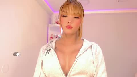 Snapshot of lisahadidd chatting on February 2025 05:26:02 AM lisahadidd online show from February 2025 05:26:02 AM