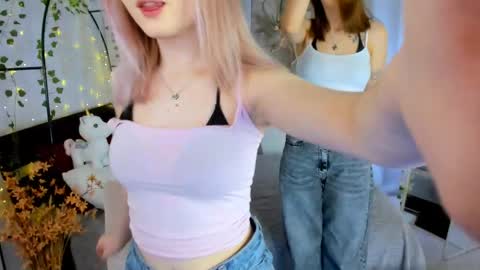 Lisa blonde  Alisa brunette online show from April 2026 06:33:02 PM