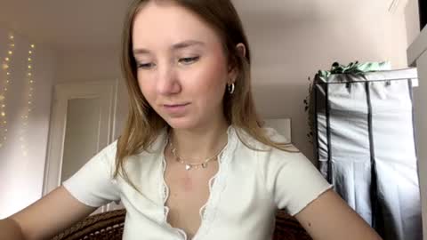 lisasmall online show from July 2026 04:38:01 PM