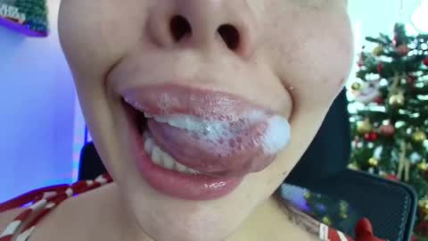 Lisbet online show from December 2024 06:49:01 PM