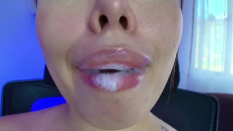 Lisbet online show from January 2025 09:57:01 PM