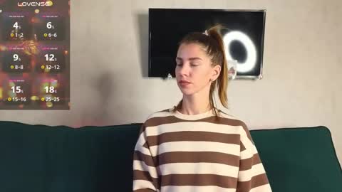 Snapshot of lisi4ka_basik33 chatting on January 2025 12:29:01 PM Kris Maks online show from January 2025 12:29:01 PM