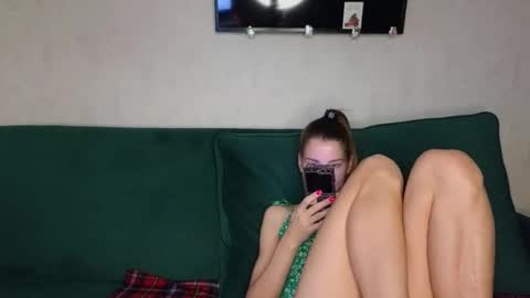 Snapshot of lisi4ka_basik33 chatting on February 2025 05:56:02 AM Kris Maks online show from February 2025 05:56:02 AM