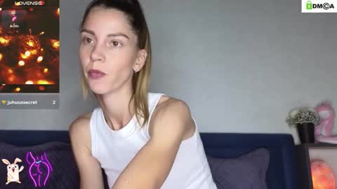 Snapshot of lisi4ka_basik33 chatting on September 2025 03:44:01 PM Kris Maks online show from September 2025 03:44:01 PM