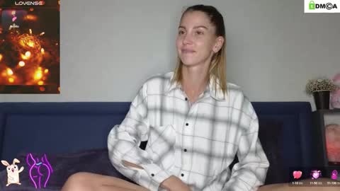 Snapshot of lisi4ka_basik33 chatting on September 2025 05:12:02 PM Kris Maks online show from September 2025 05:12:02 PM