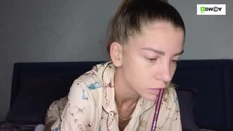 Snapshot of lisi4ka_basik33 chatting on September 2025 03:51:01 AM Kris Maks online show from September 2025 03:51:01 AM