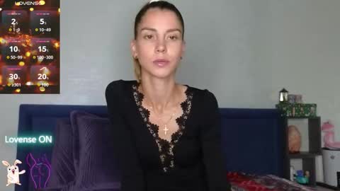 Snapshot of lisi4ka_basik33 chatting on September 2025 04:32:02 PM Kris Maks online show from September 2025 04:32:02 PM