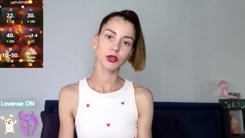 Snapshot of lisi4ka_basik33 chatting on September 2025 08:52:02 AM Kris Maks online show from September 2025 08:52:02 AM