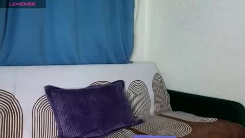 Snapshot of lisi4ka_basik33 chatting on October 2025 05:17:02 AM Kris Maks online show from October 2025 05:17:02 AM