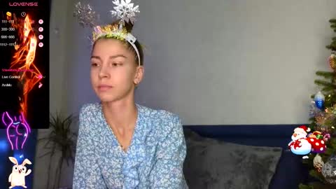 Snapshot of lisi4ka_basik33 chatting on January 2026 05:21:01 AM Kris Maks online show from January 2026 05:21:01 AM