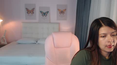 Snapshot of liss_black chatting on January 2025 12:24:01 PM Andrea online show from January 2025 12:24:01 PM