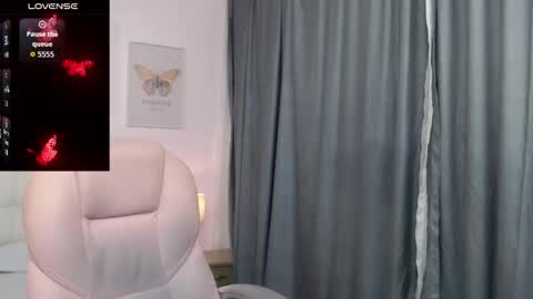 Snapshot of liss_black chatting on November 2025 02:43:02 AM Andrea online show from November 2025 02:43:02 AM