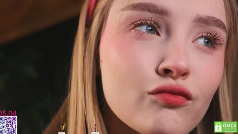 Snapshot of lissa_meooow chatting on April 2026 09:28:02 AM your Liza again. Next stream Dec. 1 at 2 or 3 GMT online show from April 2026 09:28:02 AM