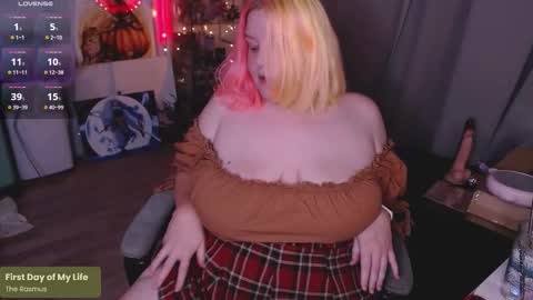 Snapshot of lissamuff chatting on October 2025 03:43:01 PM Lissa online show from October 2025 03:43:01 PM